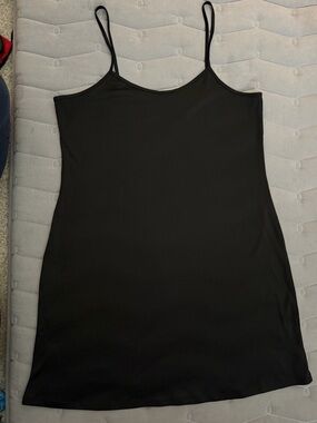 Women’s dress (Size M)